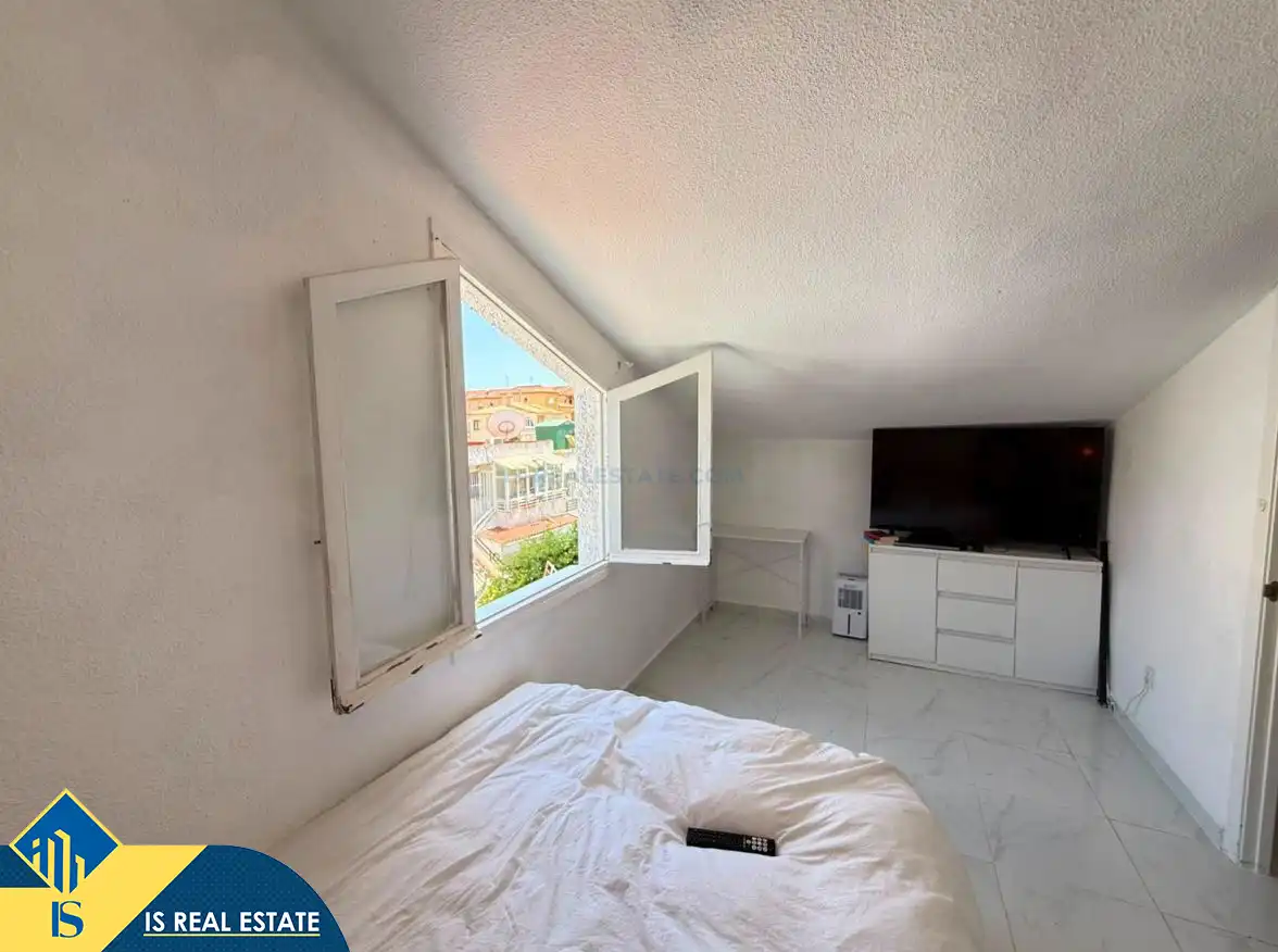 Habitación de Dúplex en venta en Torrevieja con Calefacción, Terraza y Amueblado
