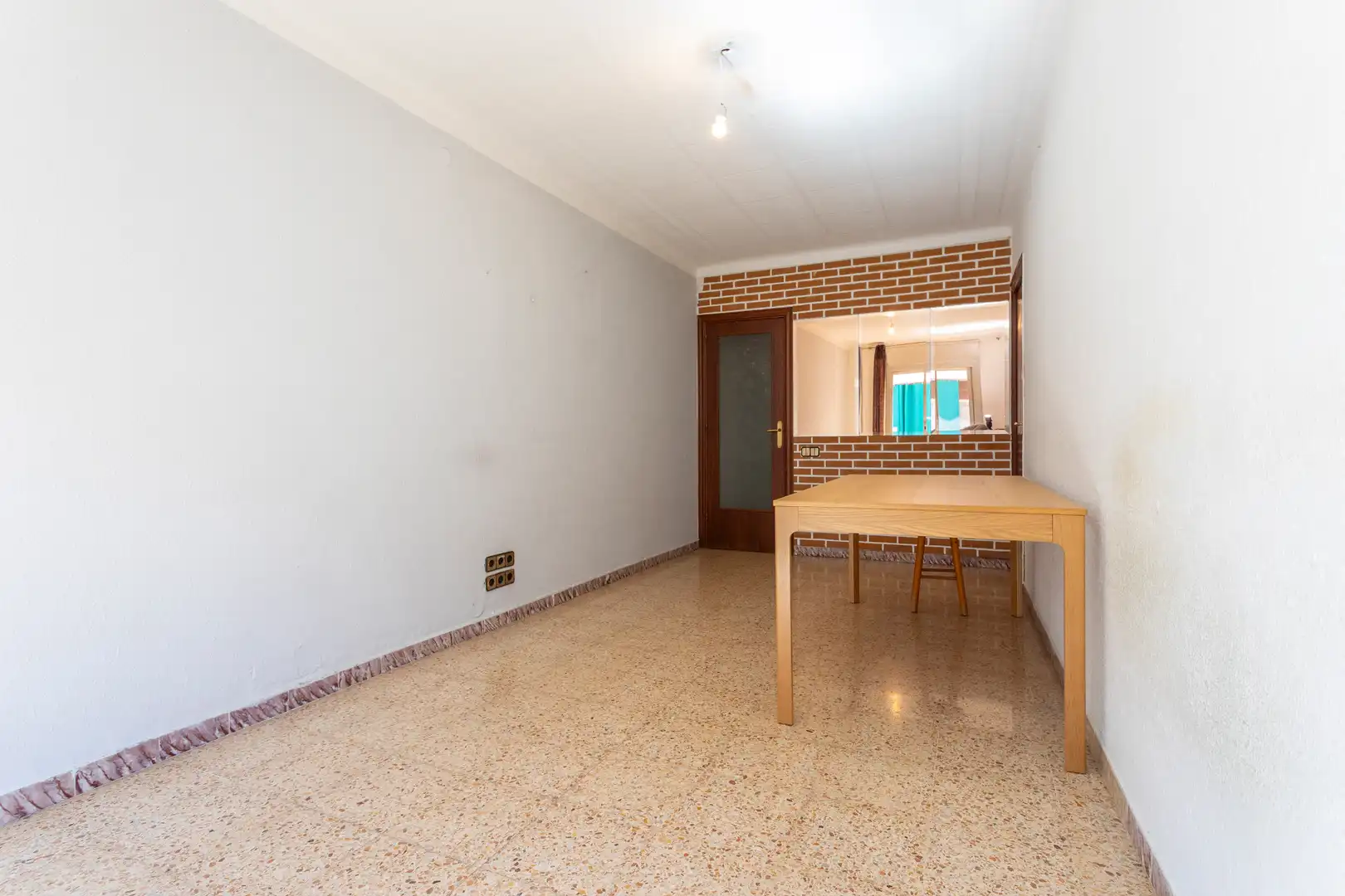 Comedor de Piso en venta en Barcelona con Balcón