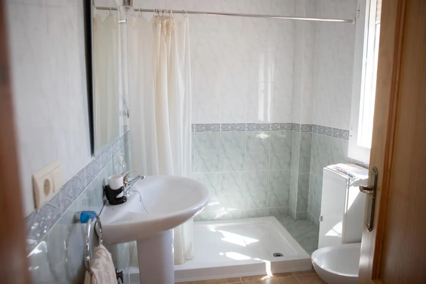 Baño de Casa o chalet en venta en Villanueva del Rosario con Aire acondicionado, Calefacción y Jardín privado