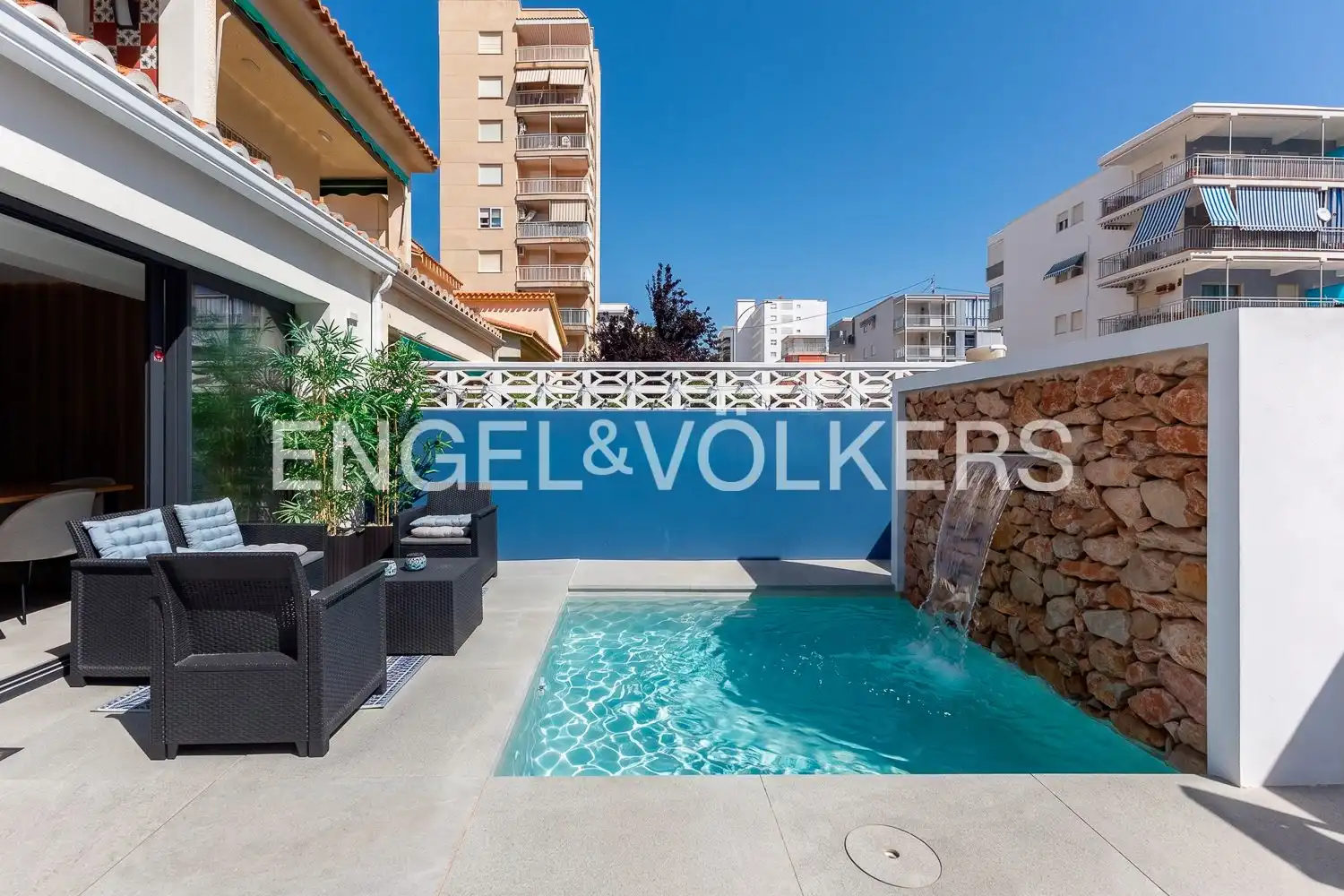 Swimming pool of Houses for sale in Gandia  with Air Conditioner, Heating and Private garden