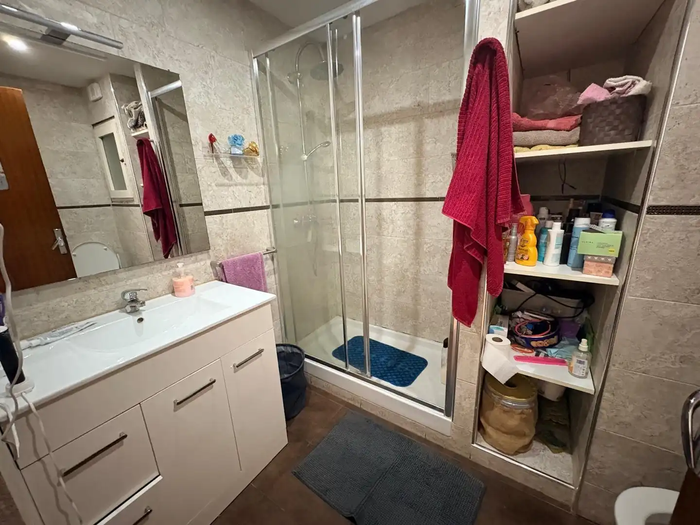 Bany de Pis en venda en Igualada amb Calefacció, Terrassa i Traster