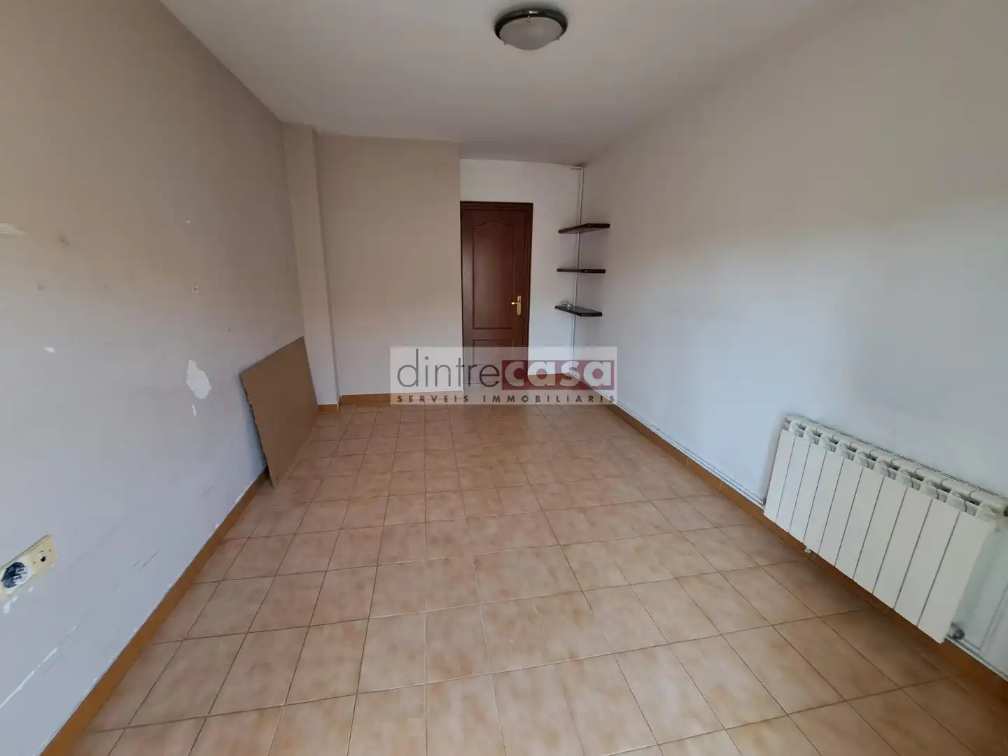 Wohnung zum Verkauf in Tordera mit Klimaanlage, Heizung und Ofen