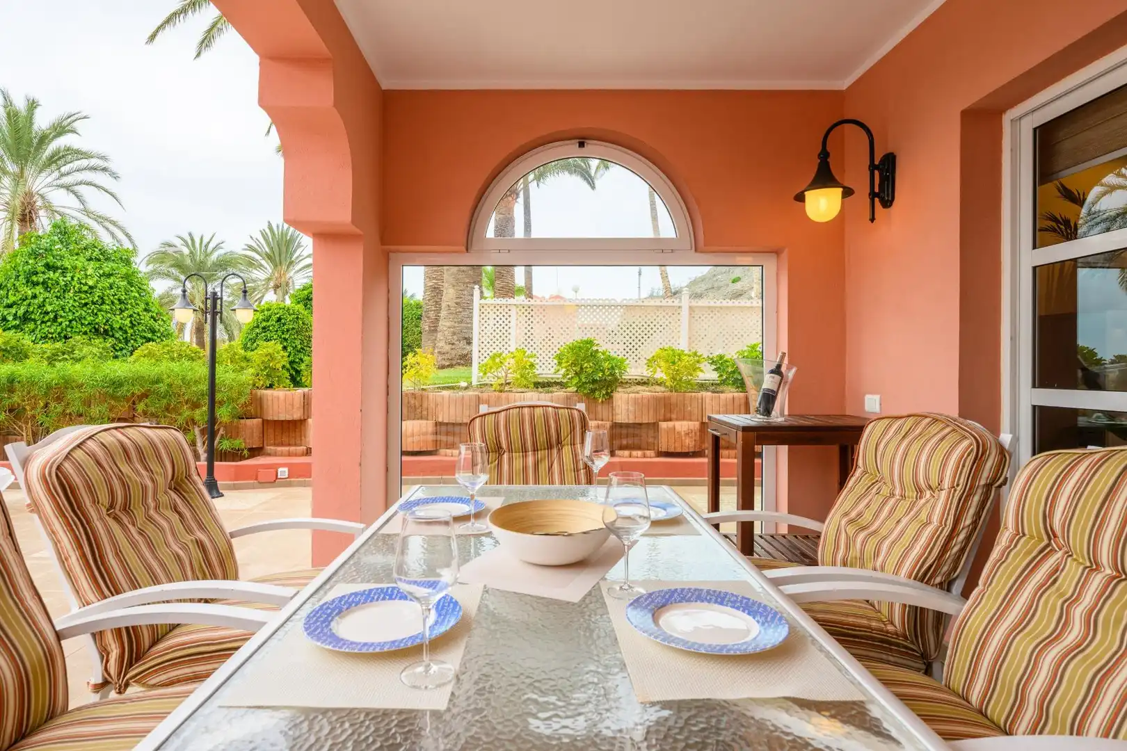 Garten von Einfamilien-Reihenhaus zur Miete in San Bartolomé de Tirajana mit Klimaanlage, Privatgarten und Terrasse