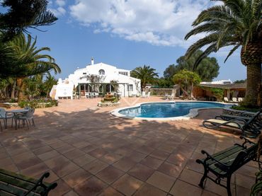Casa rústica amb piscina en venda a Trebalúger