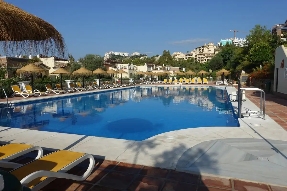 Apartamento con piscina en venta en Benahavís pueblo