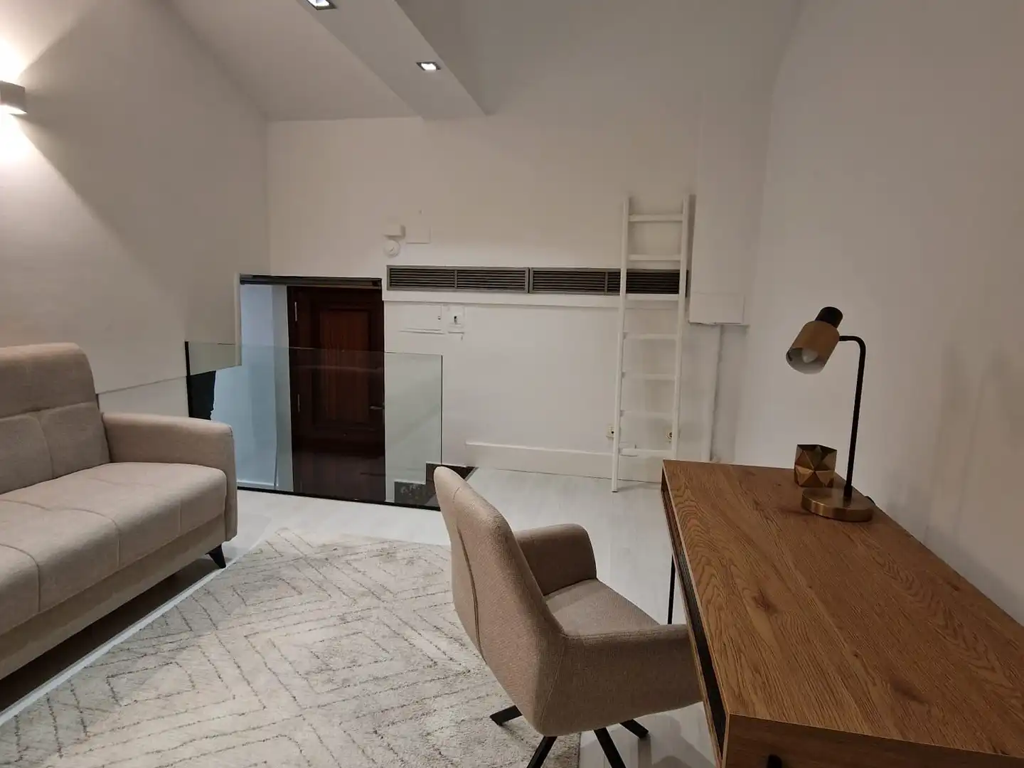Büro zur Miete in Gros
