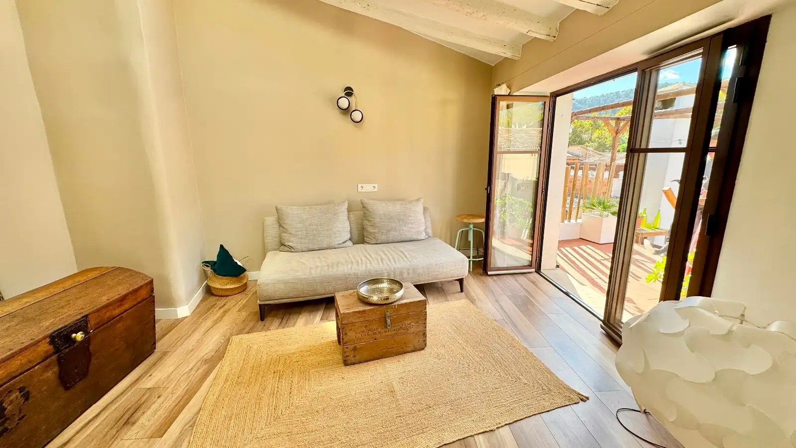 Sala d'estar de Casa adosada en venda en Esporles amb Calefacció, Parquet i Terrassa
