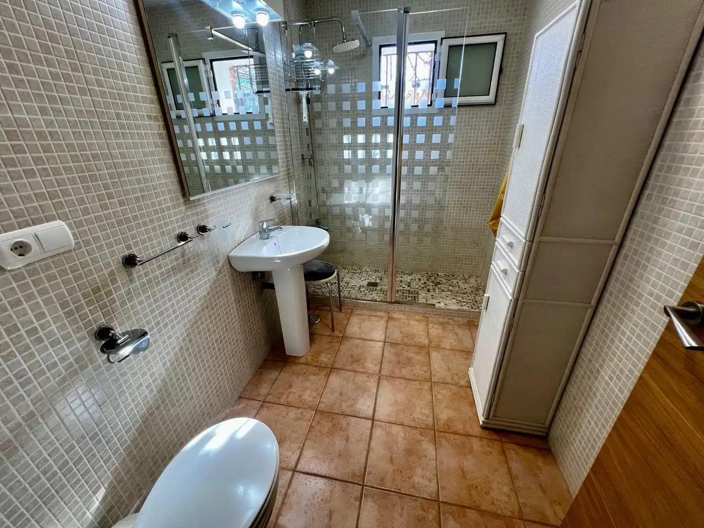 Bany de Casa o xalet en venda en Málaga amb Aire condicionat, Calefacció i Jardí privat