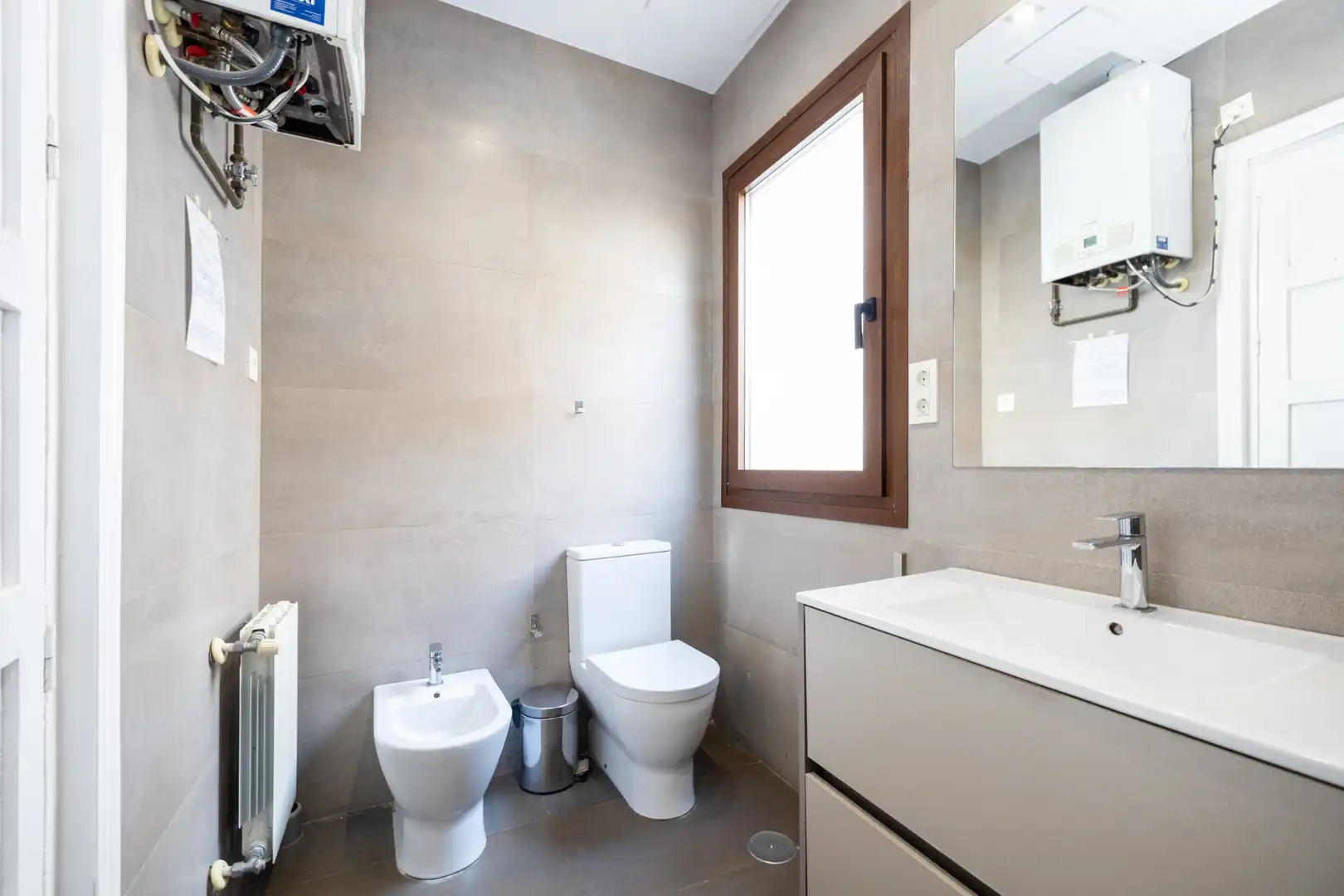 Bathroom of Flat for rent in Granada  with Heating and Furnished
