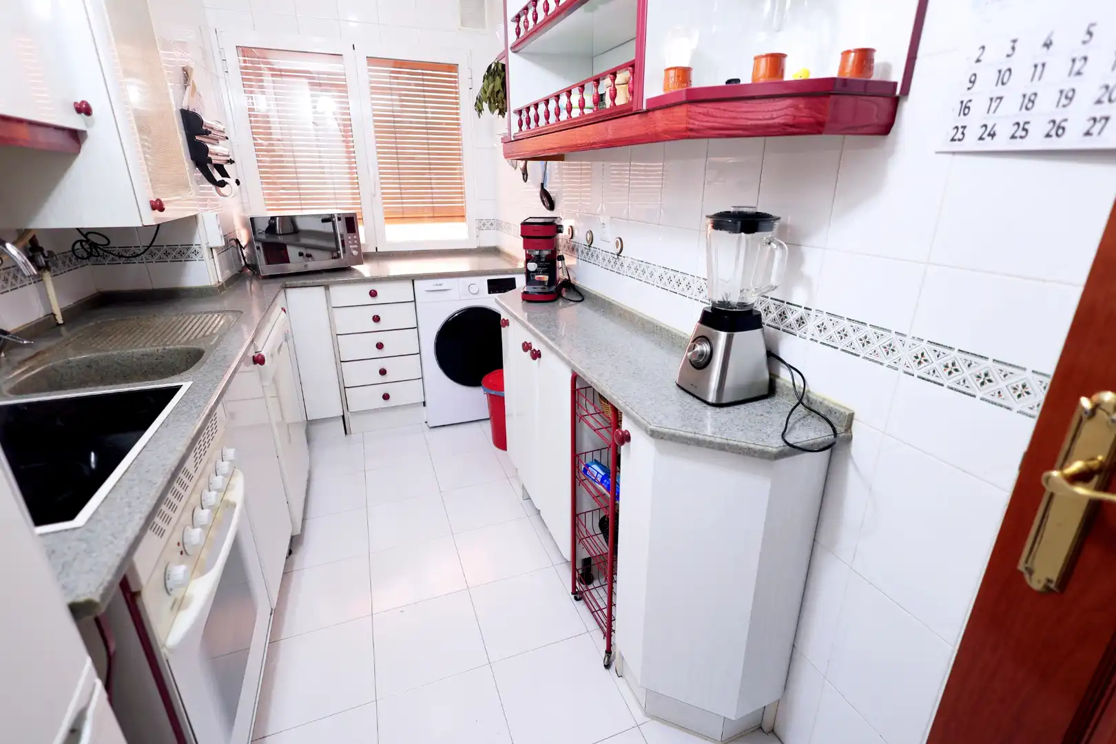 Kitchen of Flat for sale in Mejorada del Campo  with Air Conditioner, Heating and Storage room