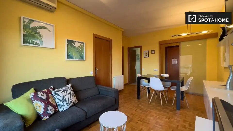 Room in Sant Andreu de Palomar