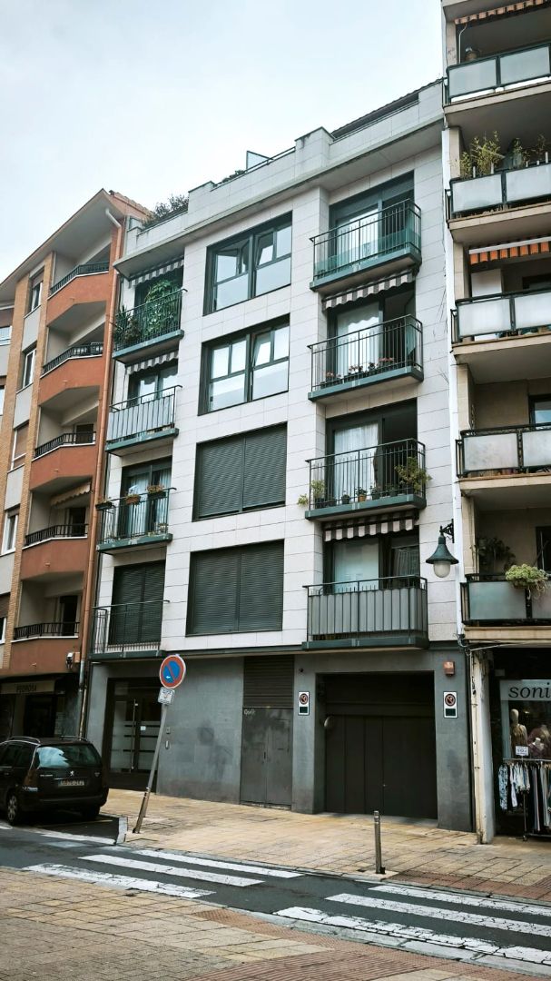 Vista exterior de Apartament en venda en Zarautz amb Calefacció, Forn i Rentadora