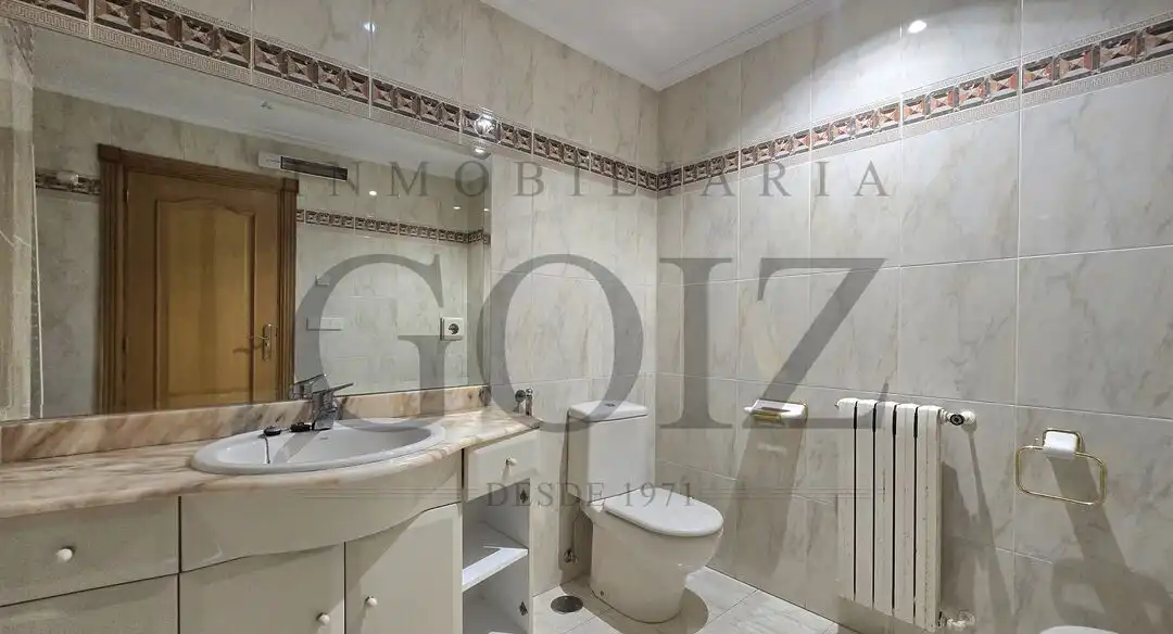 Baño de Casa adosada en venta en Donostia - San Sebastián  con Calefacción, Terraza y Trastero