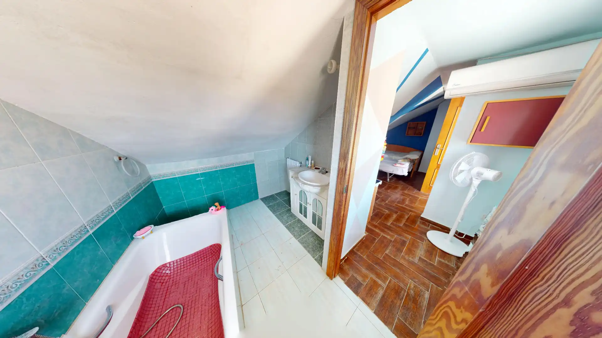 Bany de Casa o xalet en venda en Alicante / Alacant amb Aire condicionat, Terrassa i Traster