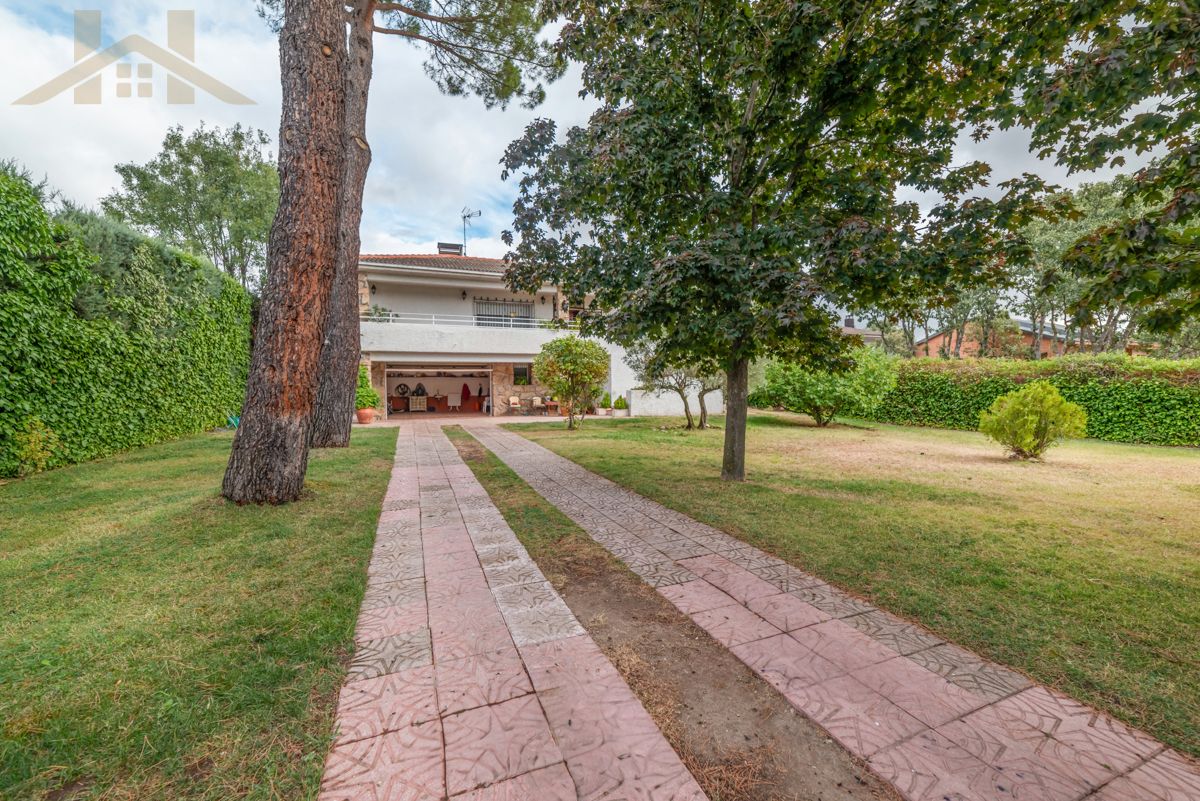Jardí de Casa o xalet en venda en Moralzarzal amb Calefacció, Jardí privat i Terrassa
