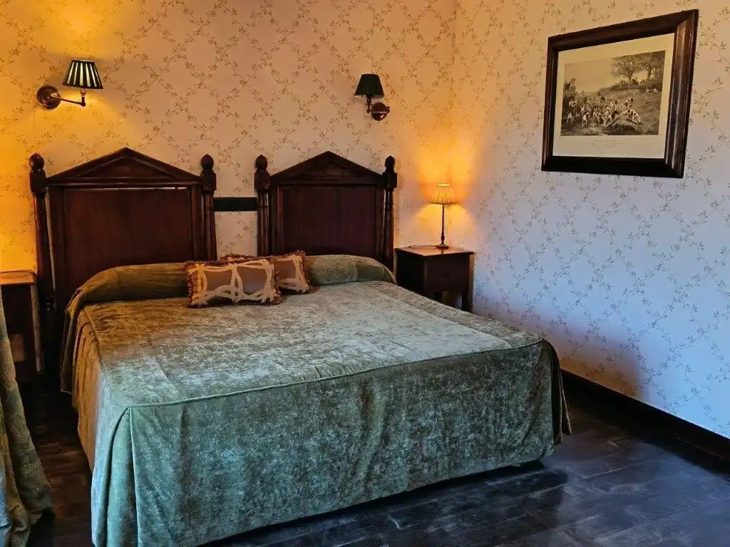 Bedroom of Buildings for sale in Navalonguilla
