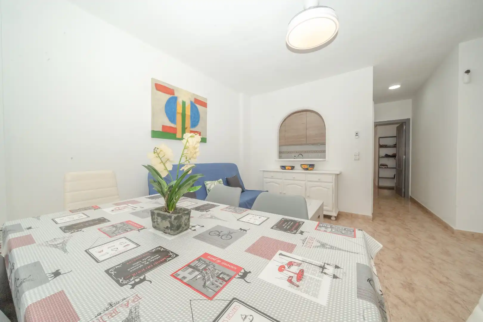 Comedor de Apartamento de alquiler en Torrevieja con Aire acondicionado, Terraza y Piscina