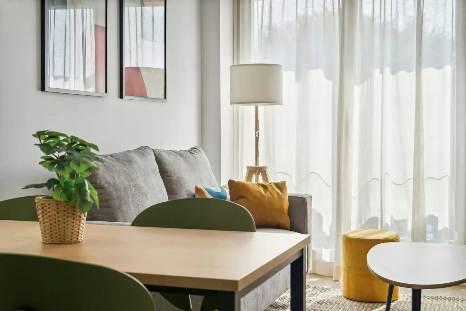 Wohnzimmer von Wohnung zur Miete in Madrid mit Klimaanlage, Heizung und Privatgarten