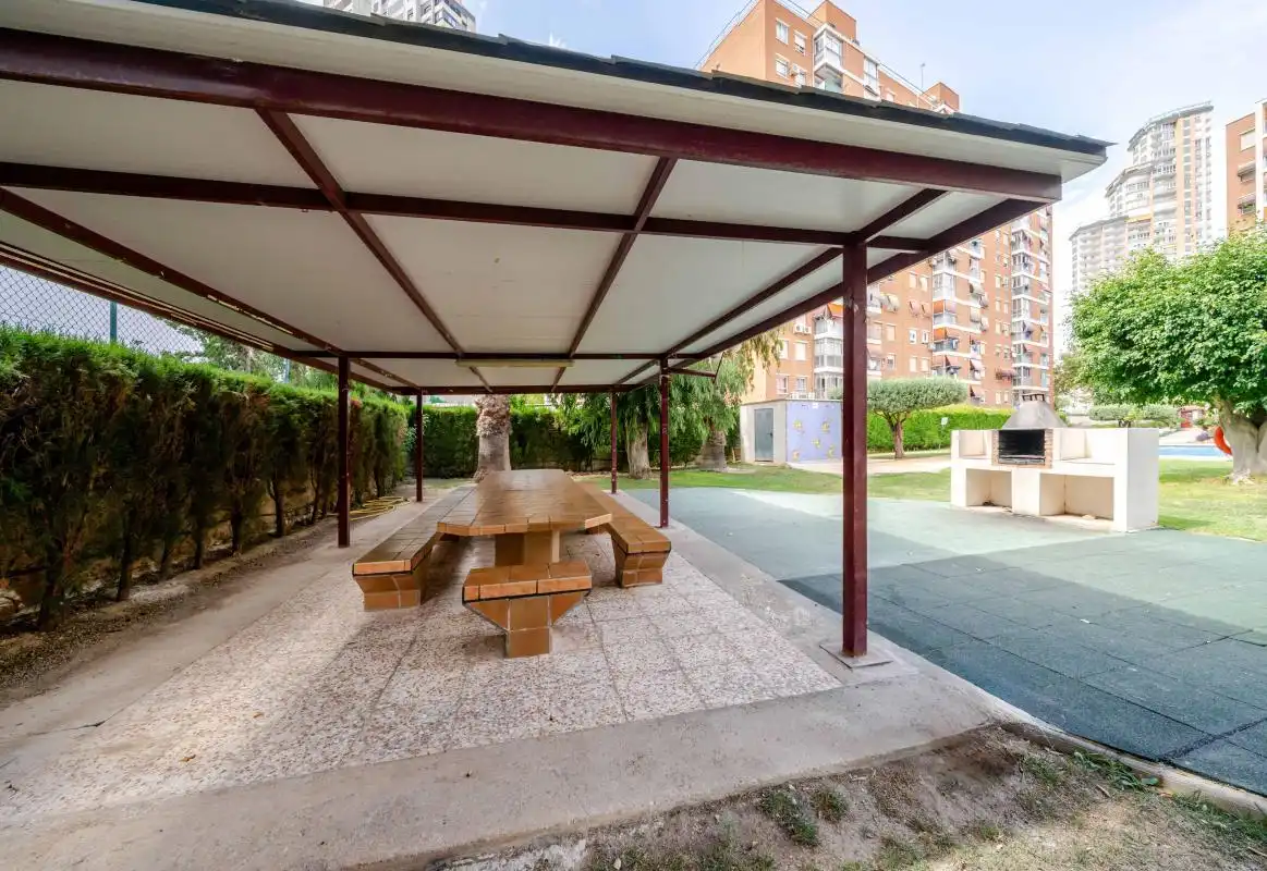 Terraza de Piso en venta en Benidorm con Aire acondicionado, Calefacción y Jardín privado