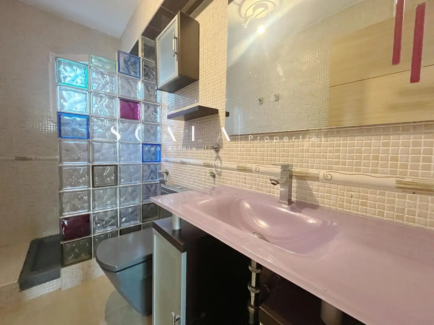 Baño de Piso de alquiler en Madrid con Aire acondicionado, Calefacción y Parquet