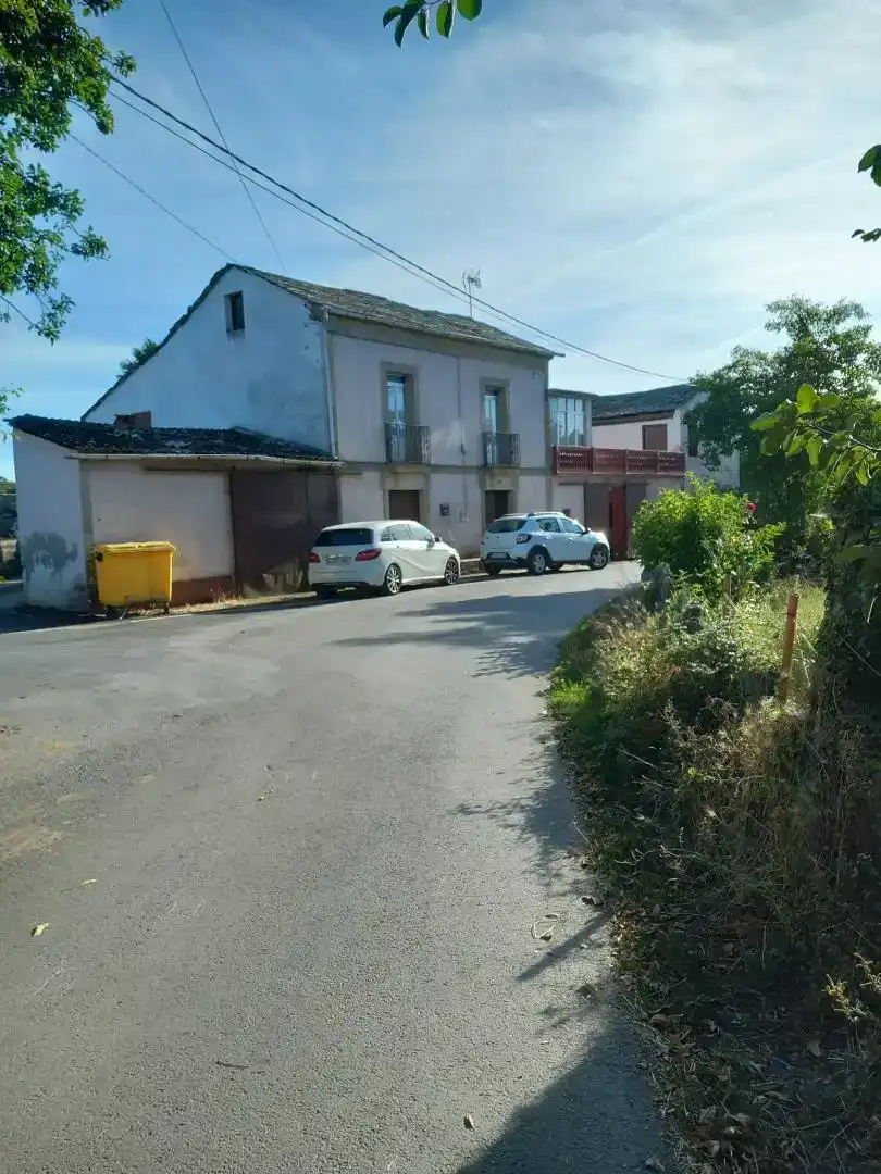 Aparcament de Finca rústica en venda en Baralla amb Balcó