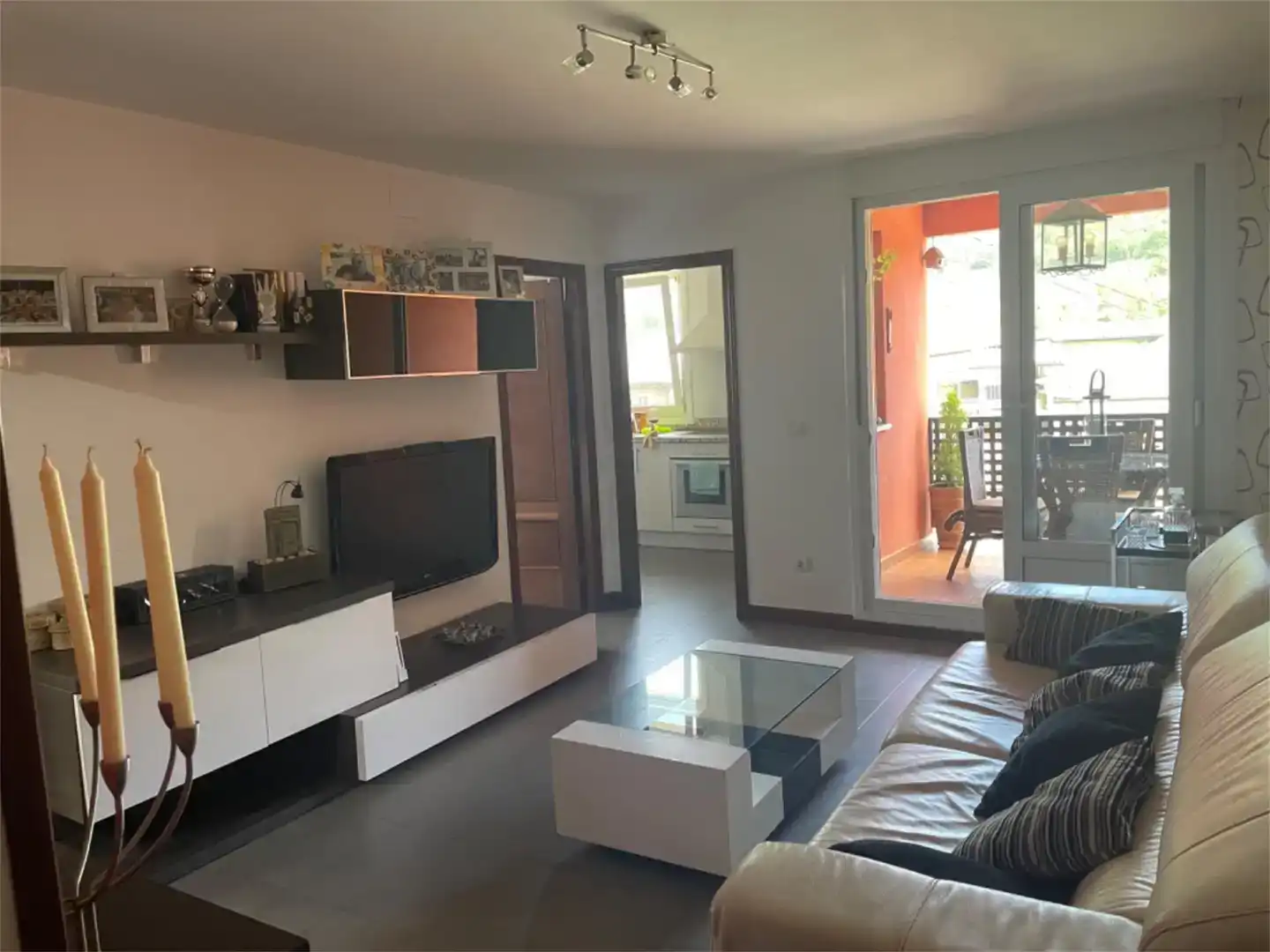 Sala d'estar de Pis en venda en Arredondo amb Traster, Piscina i Moblat