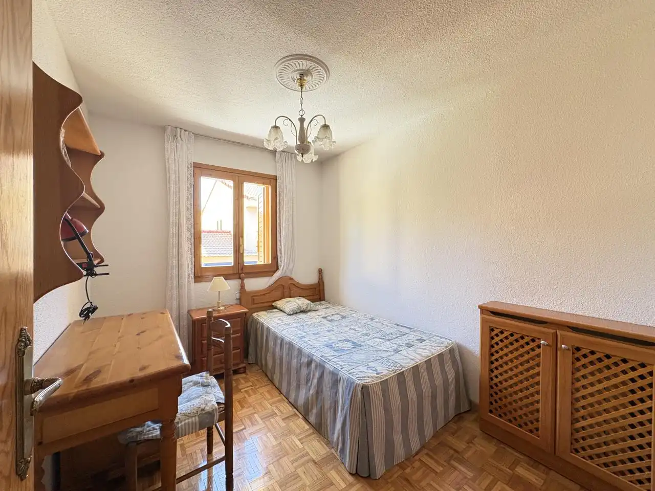 Dormitori de Casa o xalet de lloguer en Collado Villalba amb Calefacció, Jardí privat i Parquet