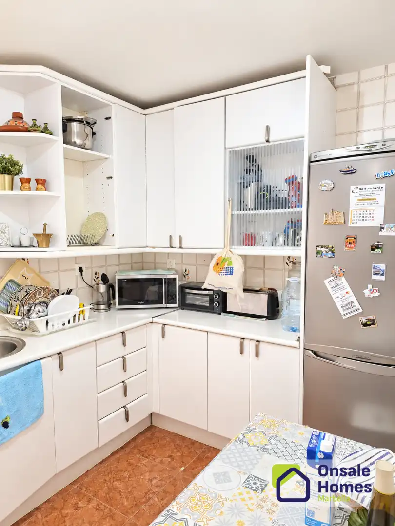Cocina de Piso en venta en Marbella con Terraza y Balcón