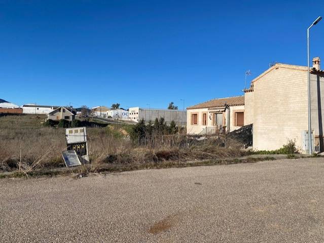 Terreno residencial en Venta en Calle Enebro, 12 en Navahermosa