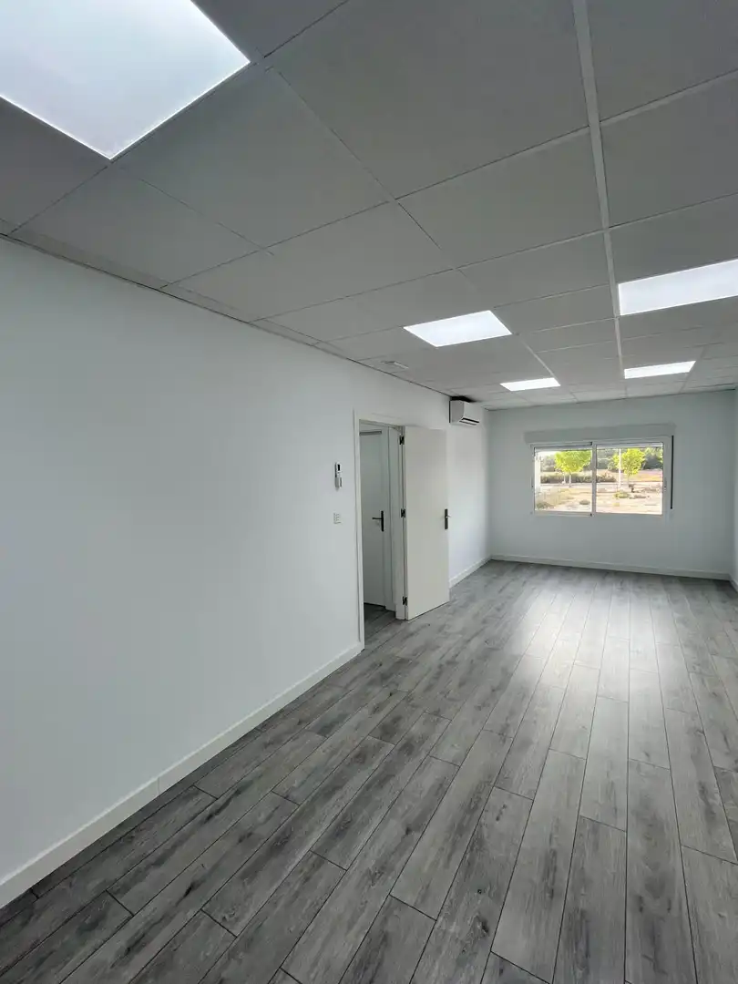 Oficina de alquiler en Elche / Elx