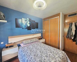 Bedroom of Flat for sale in  Madrid Capital  with Air Conditioner, Terrace and Storage room