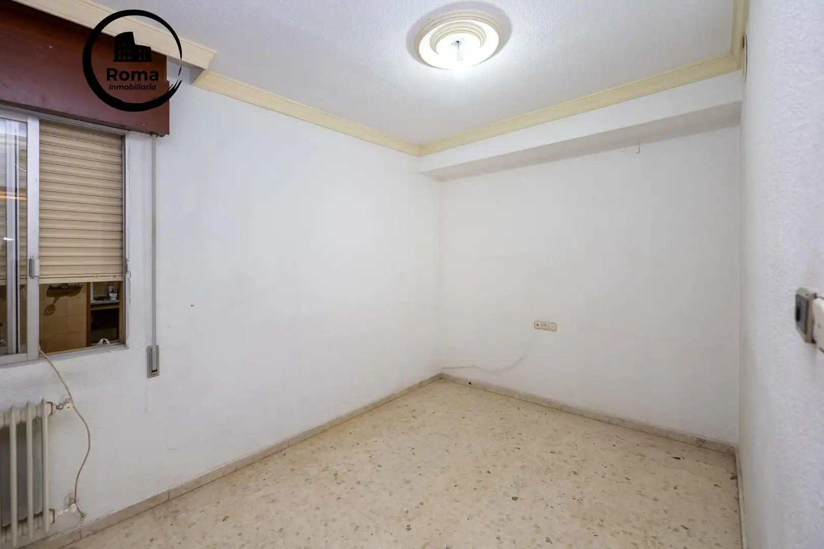 Flat for sale in Granada  with Air Conditioner, Heating and Balcony