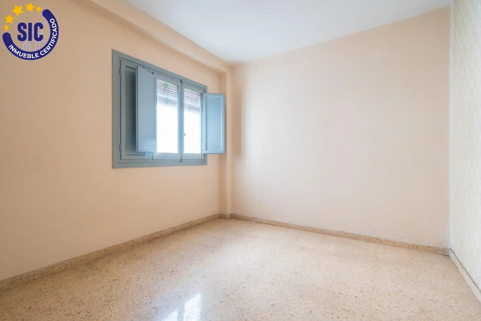 Schlafzimmer von Wohnung zum Verkauf in Xirivella mit Balkon