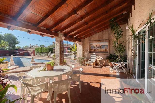 Casa-chalet en Venta en Carrer Número 7 en Rascanya