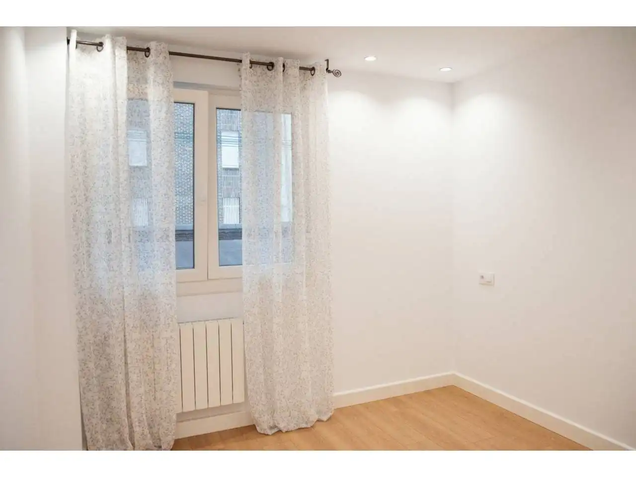 Bedroom of Flat for sale in Laredo  with Heating