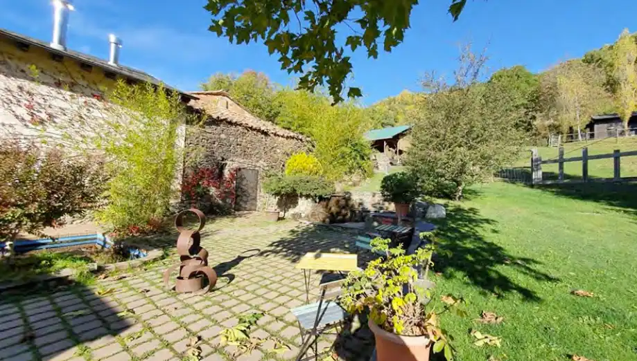 Casa rústica con piscina en venta en Planoles, imagen 6