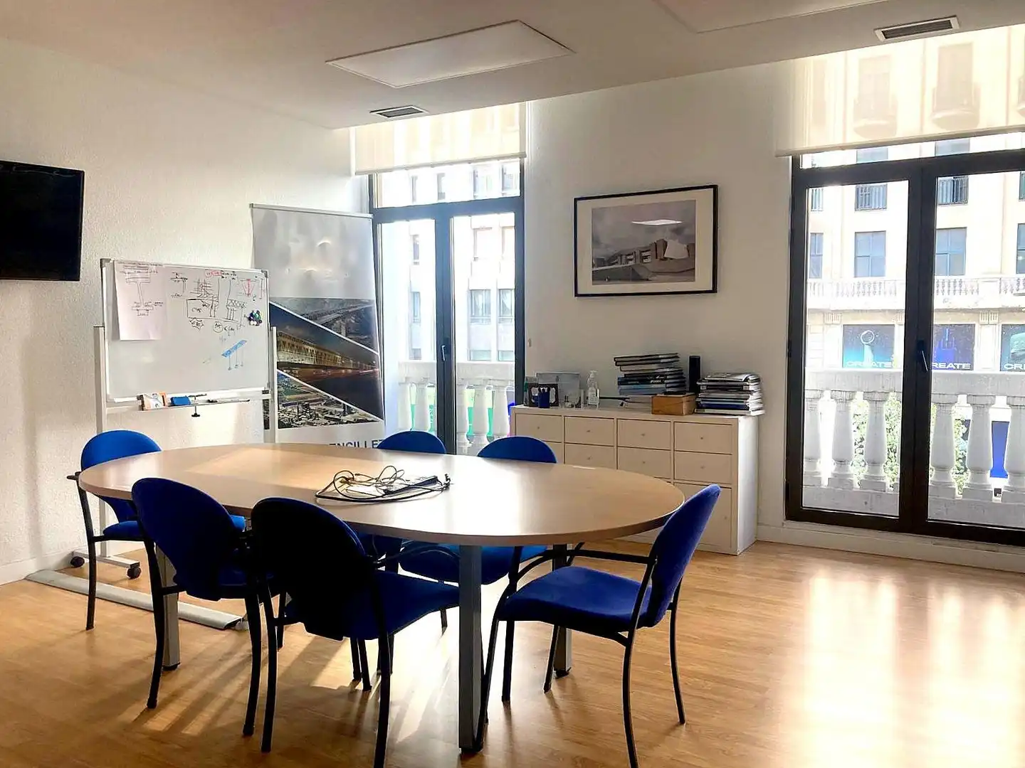 Büro zur Miete in Madrid mit Heizung und Möbliert