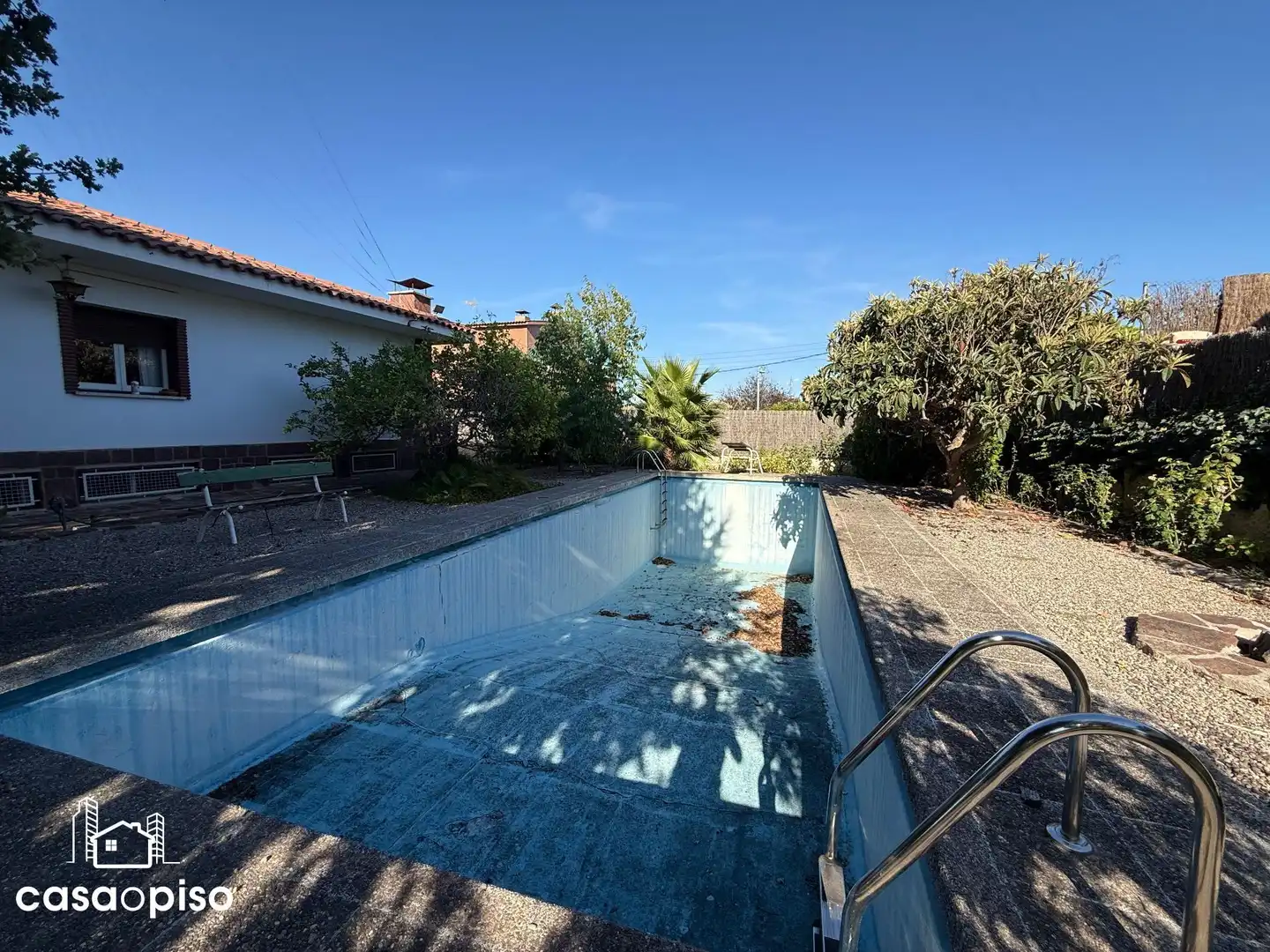 Piscina de Casa o chalet en venta en Terrassa con Aire acondicionado, Calefacción y Jardín privado