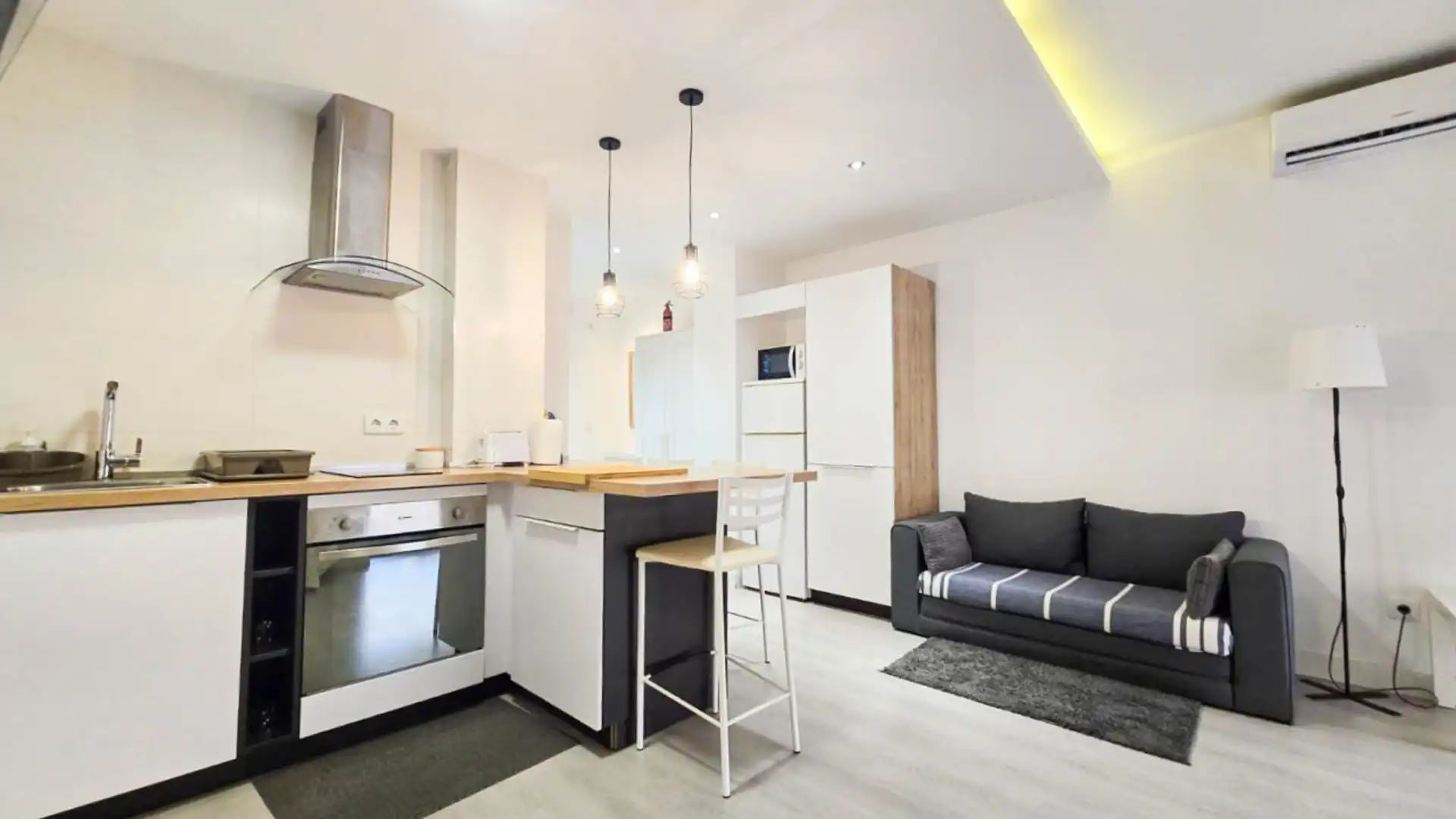 Cocina de Estudio en venta en Torrevieja con Aire acondicionado, Terraza y Piscina