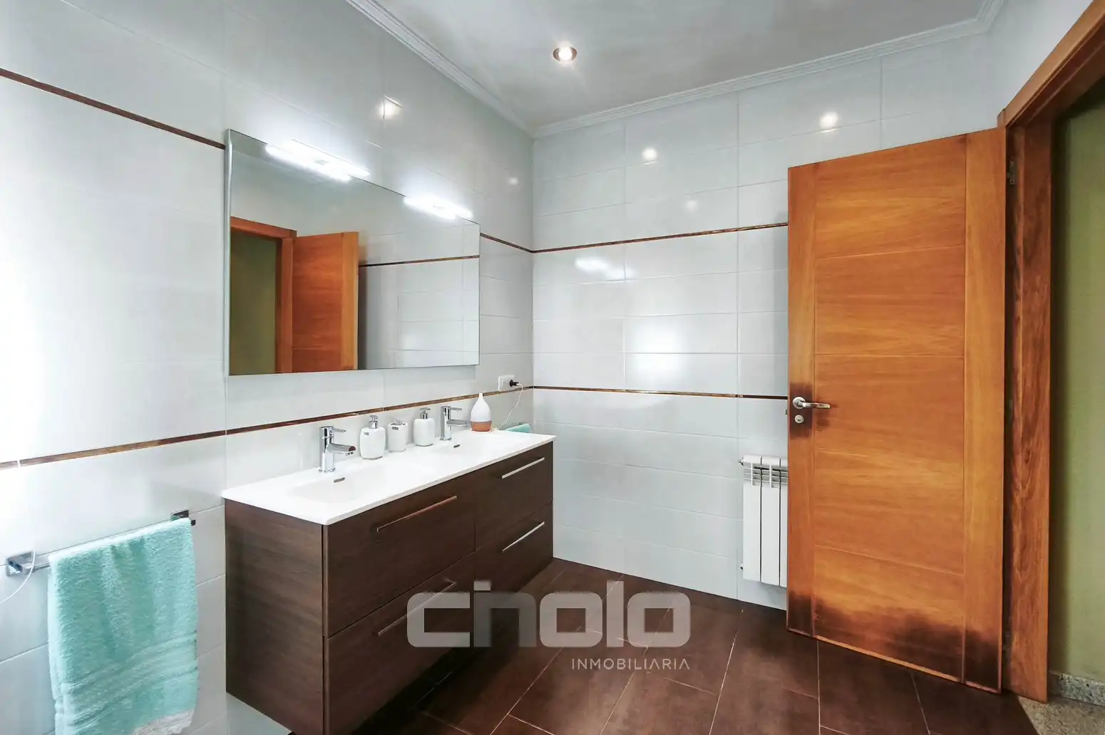 Bathroom of Houses for sale in Begonte  with Heating, Parquet flooring and Storage room