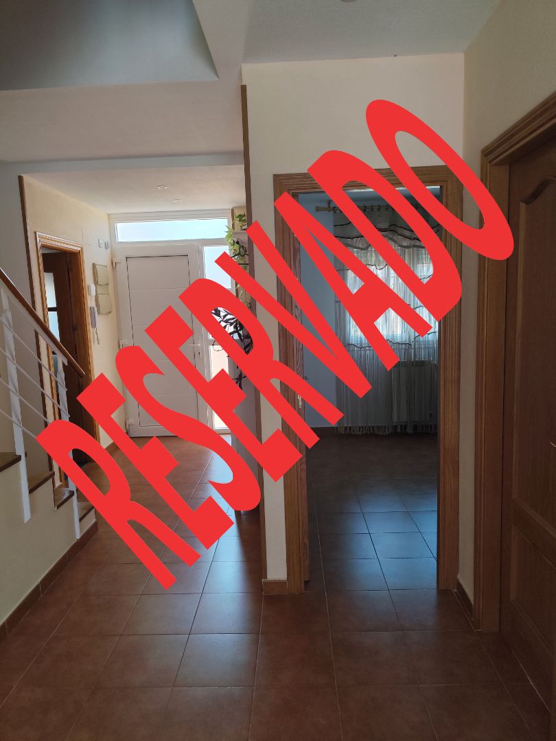 Casa adosada en venda en Argés amb Aire condicionat, Calefacció i Jardí privat