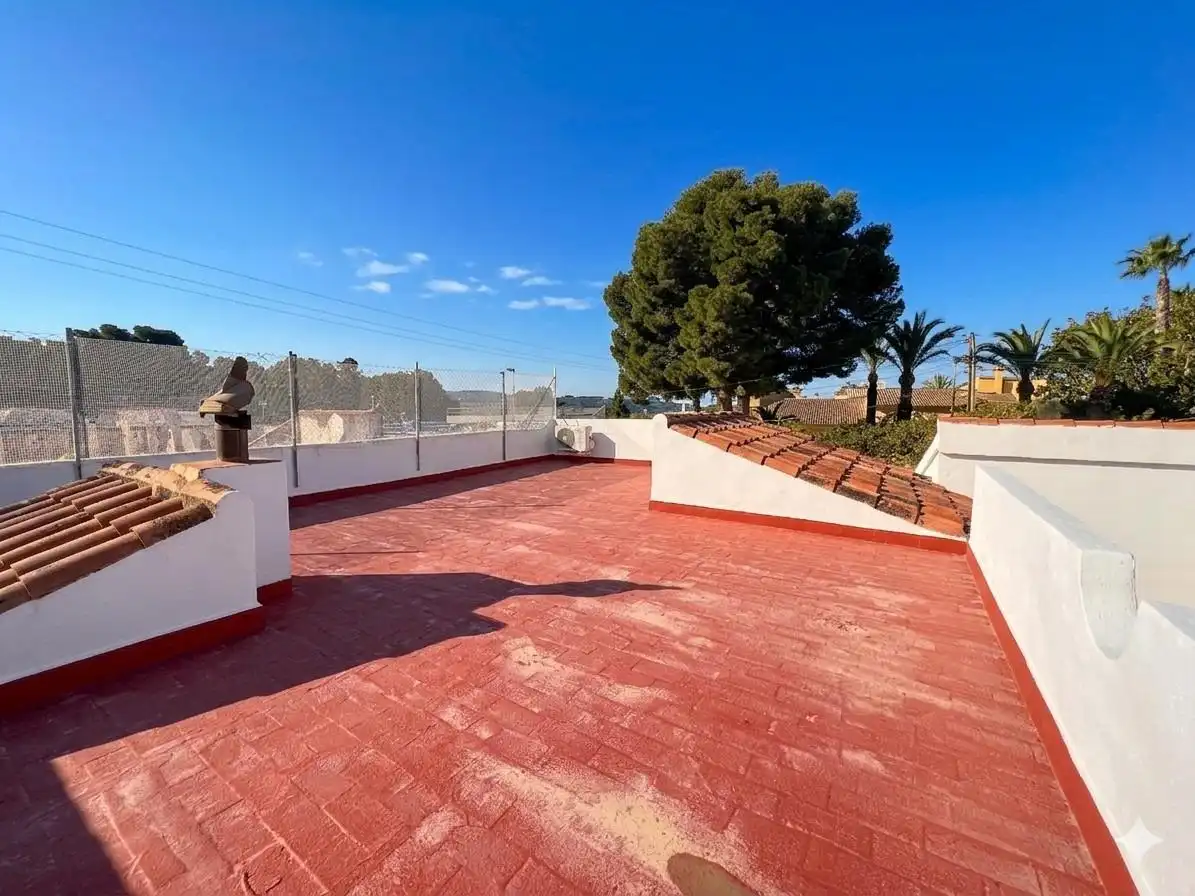 Terrassa de Casa adosada en venda en La Nucia amb Aire condicionat, Terrassa i Piscina comunitària