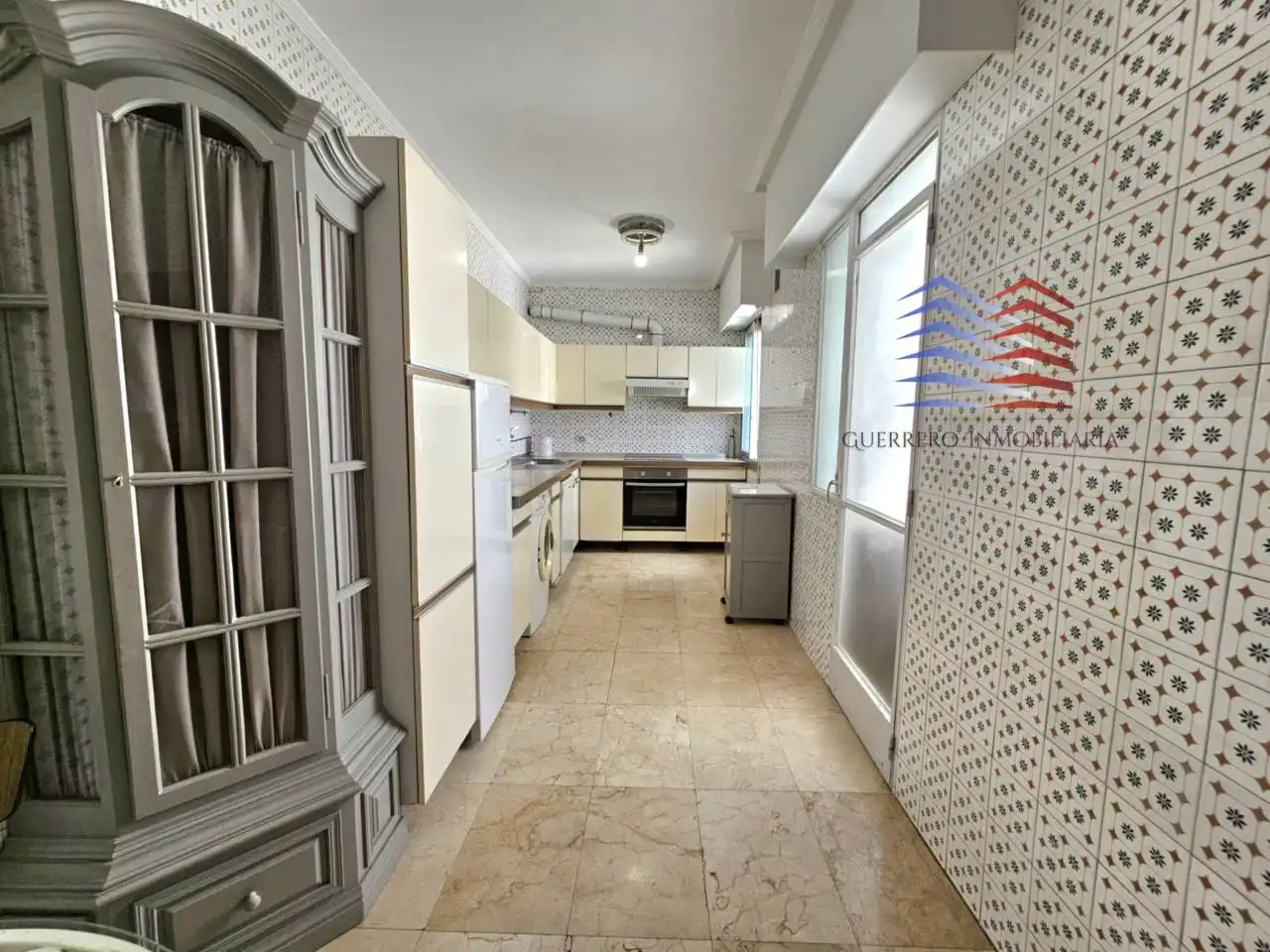 Cocina de Piso de alquiler en Ourense Capital  con Calefacción, Parquet y Trastero