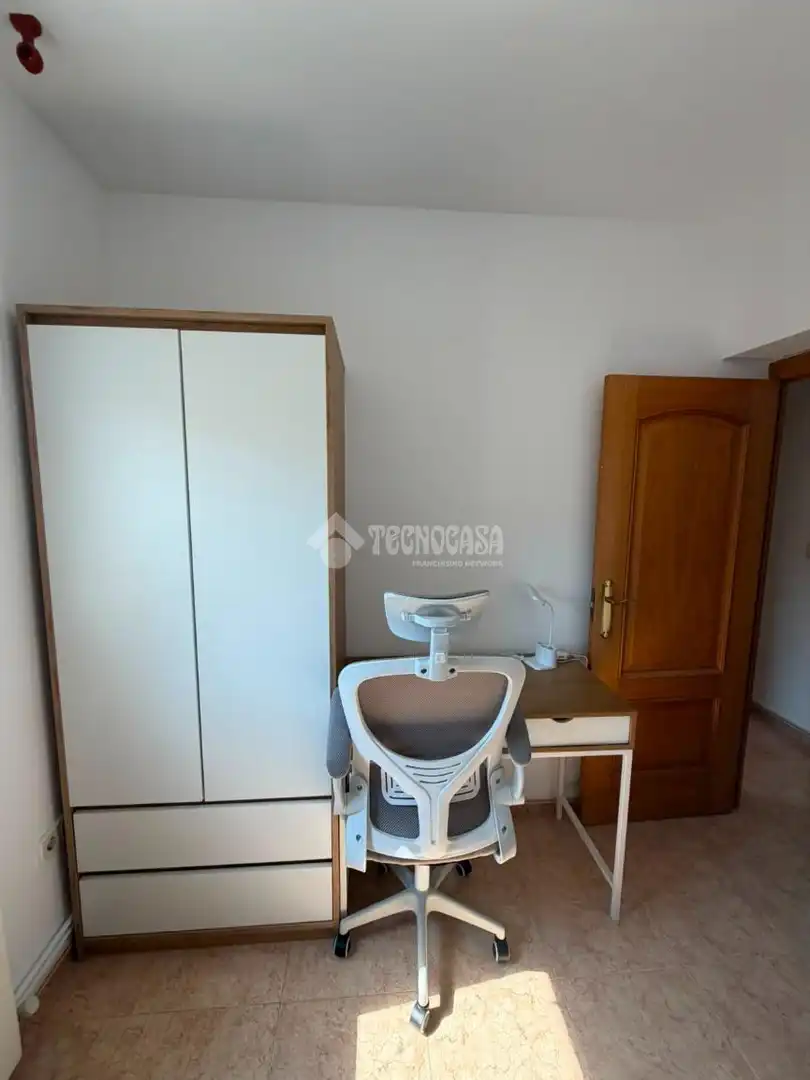 Bedroom of Flat for rent in Getafe  with Air Conditioner and Heating