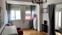 Sala d'estar de Pis en venda en Ourense Capital  amb Calefacció, Parquet i Balcó