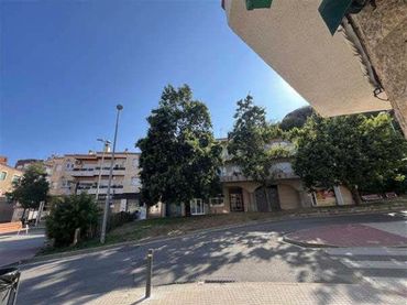 Local comercial en venta en Pujada del Castell 2