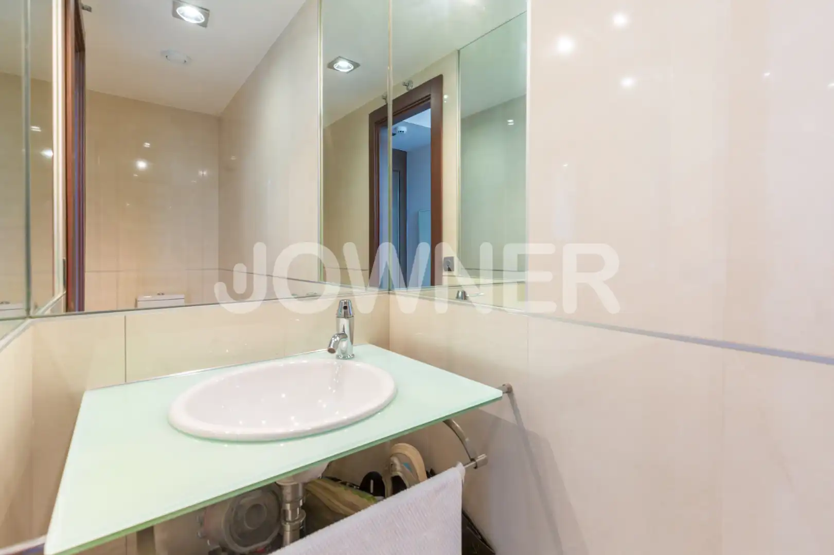 Bathroom of Flat for rent in Madrid  with Air Conditioner and Furnished