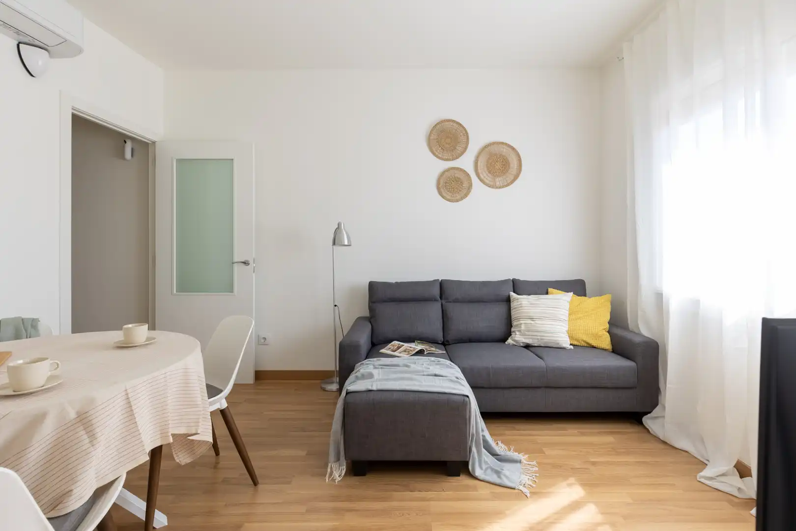 Living room of Flat for rent in Terrassa  with Heating, Parquet flooring and Terrace