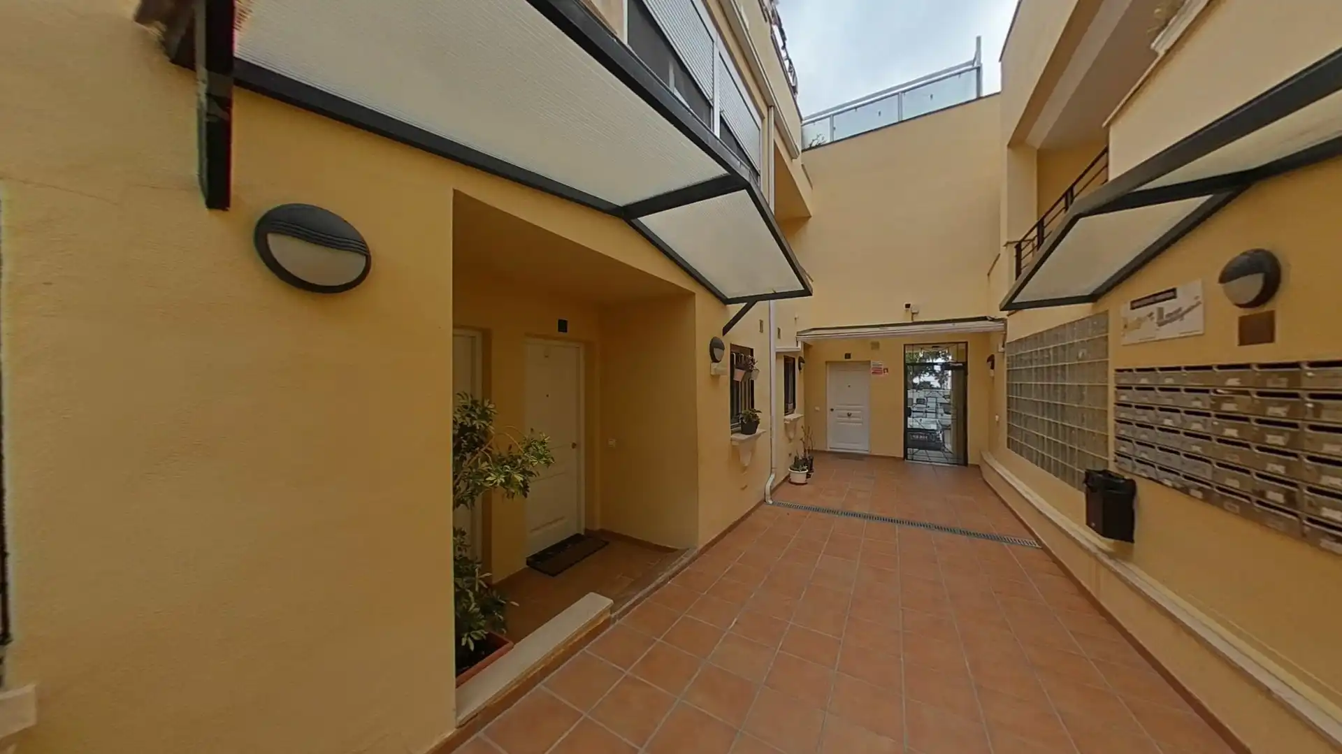 Vista exterior de Pis en venda en Torremolinos amb Aire condicionat i Traster