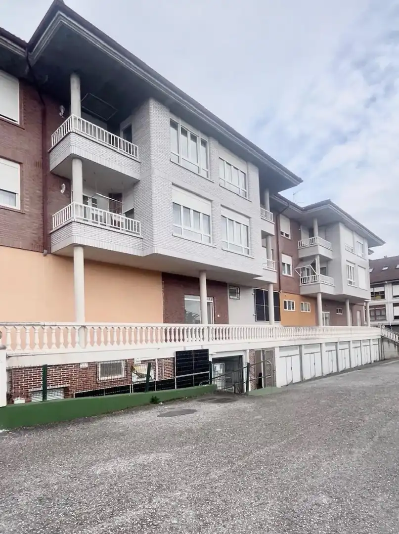 Außenansicht von Wohnung zum Verkauf in Bárcena de Cicero mit Heizung, Terrasse und Möbliert